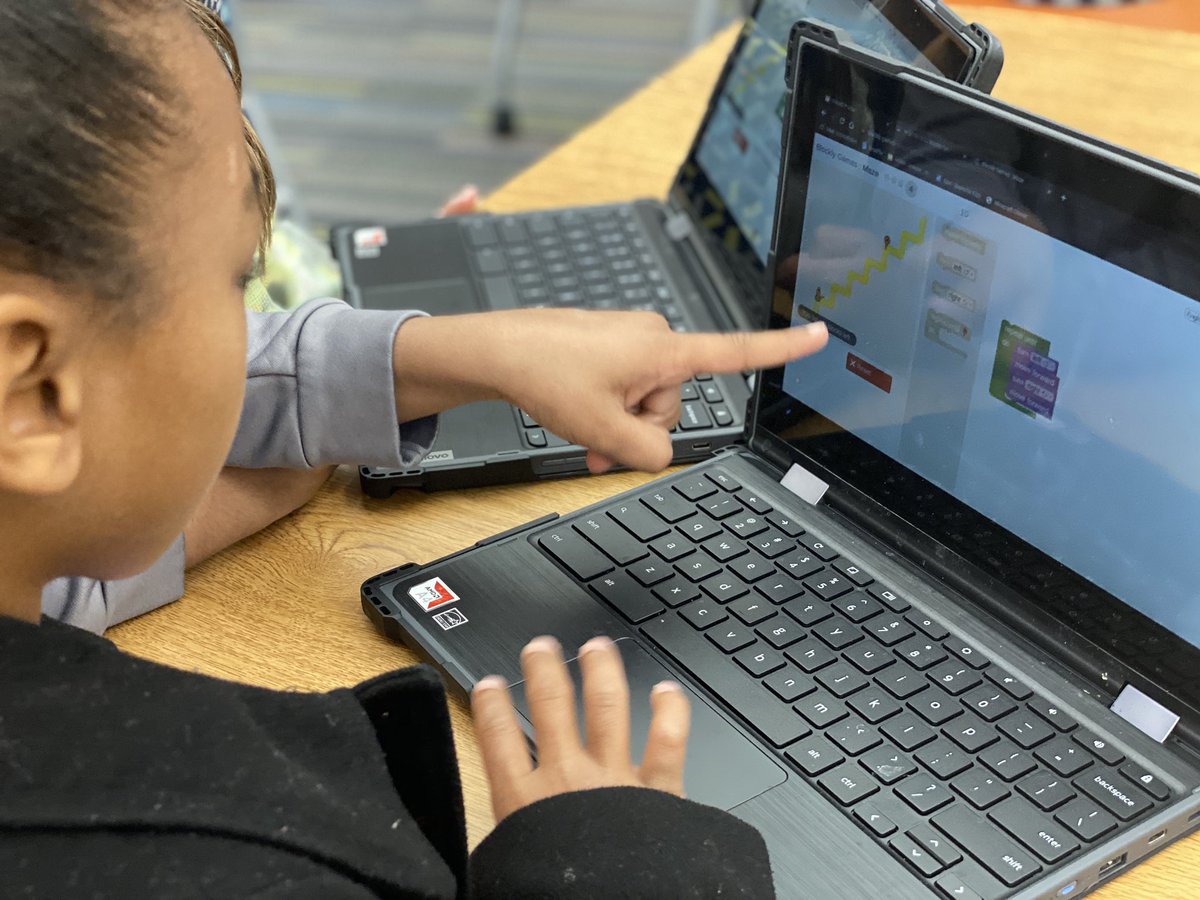 BrickLovesBooks's tweet photo. Students are encouraged to collaborate & pair program together when they are working on Blockly Games. #coding #Coder #wcpss #wonderwake #edchat #edtech #collaborate #pairprogram #ConnE #blockly https://t.co/M0tGJ0d5Oj
