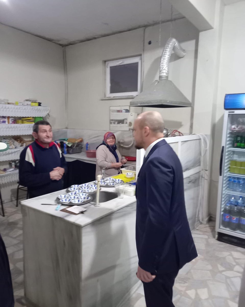 Akparti_Lburgaz's tweet photo. İlçe Başkanımız Abdussamed Kayalı ve Teşkilat Mensuplarımız ile #Umurca köyümüze ziyarette bulunarak, hemşehrilerimize selam verdik, hasbihalde bulunduk.
Misafirperverlikleri için Köy Başkanımız Kadir Kaymaz'a teşekkür ediyoruz.
#DurmakYokYolaDevam🇹🇷
#Hedef2023🇹🇷 https://t.co/ztaUtbvHpH