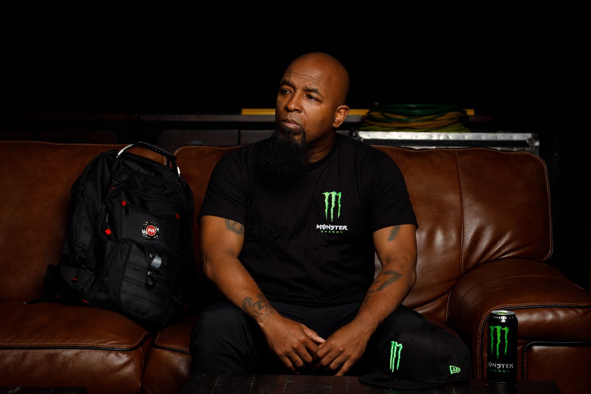 TechN9ne's tweet photo. Come against me that's a no, no #MonsterMusic https://t.co/0DYKpItj1s