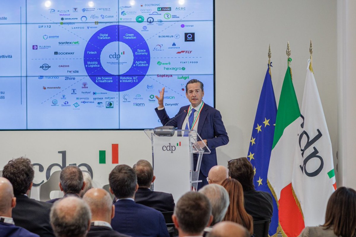 GruppoCDP's tweet photo. Oggi abbiamo ospitato presso la nostra sede di Roma circa 100 rappresentanti delle @regioni_it e dell’#ANFIR, per presentare strumenti, prodotti e nuove iniziative del Gruppo dedicate allo sviluppo sostenibile del territorio. https://t.co/I6aJgVSuKj