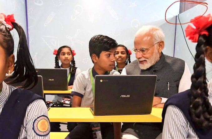 Thanos_pandith's tweet photo. Beta Photoshop karna jante ho" ?😂

https://t.co/jOyOI8jEnf https://t.co/wnfOv3IbUi