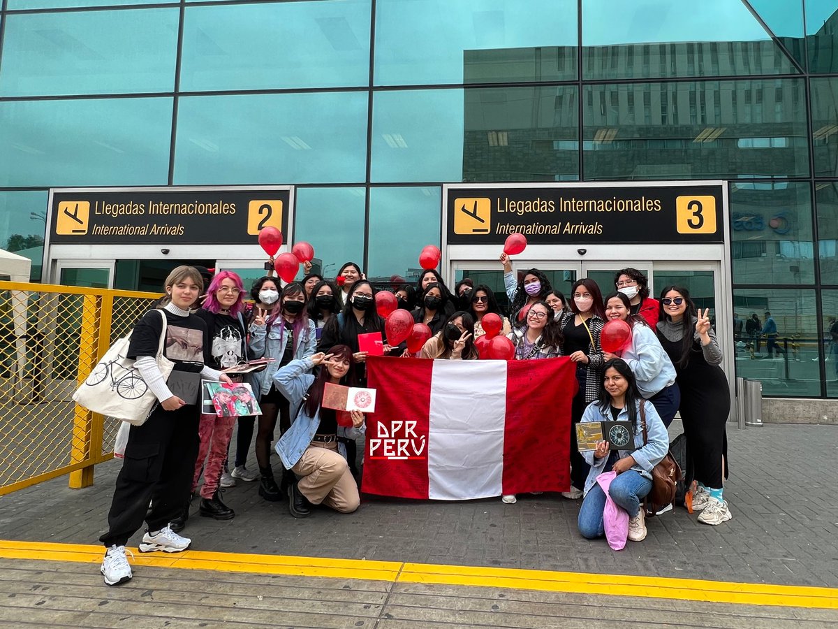 dprperu_'s tweet photo. Peruvian DREAMERs are waiting for #DPR at the airport🫶🏼
We are ready to receive them with so much love and support🥹
#WelcomeToPeruDPR #PeruLovesDPR🫶🏼 https://t.co/NqmEAk1ext