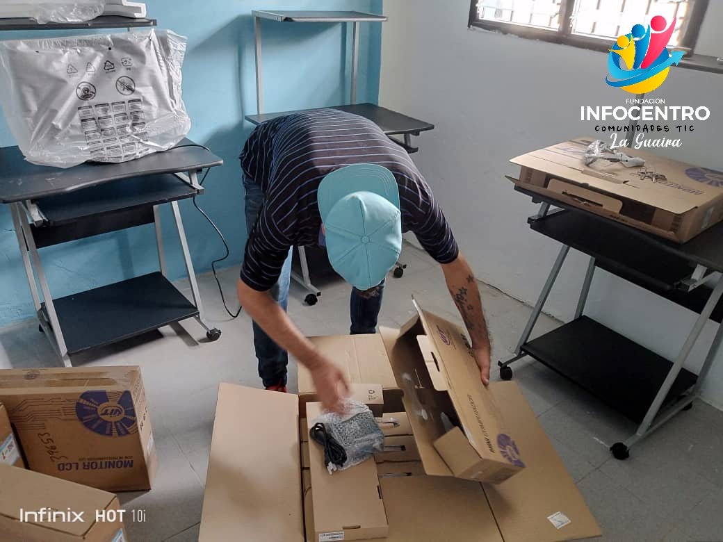InfoLaGuaira's tweet image. Instaladas las computadoras del infocentro Urimare del estado la Guaira parroquia Urimare #PuebloUnidoYActivo
@Gabrielasjr @Jateranoficial @luisinfoVen @VzlaInfo1 @BrigadasCHCH @BrigadaLaGuaira @jgarridoFfm
