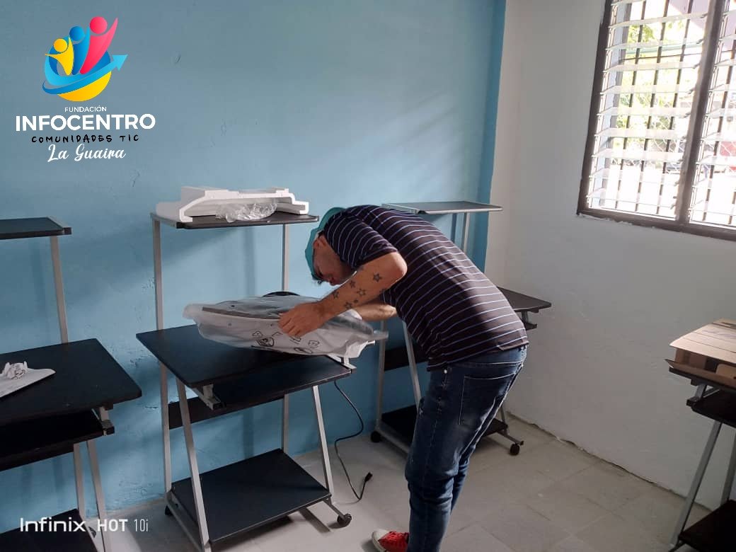 InfoLaGuaira's tweet image. Instaladas las computadoras del infocentro Urimare del estado la Guaira parroquia Urimare #PuebloUnidoYActivo
@Gabrielasjr @Jateranoficial @luisinfoVen @VzlaInfo1 @BrigadasCHCH @BrigadaLaGuaira @jgarridoFfm