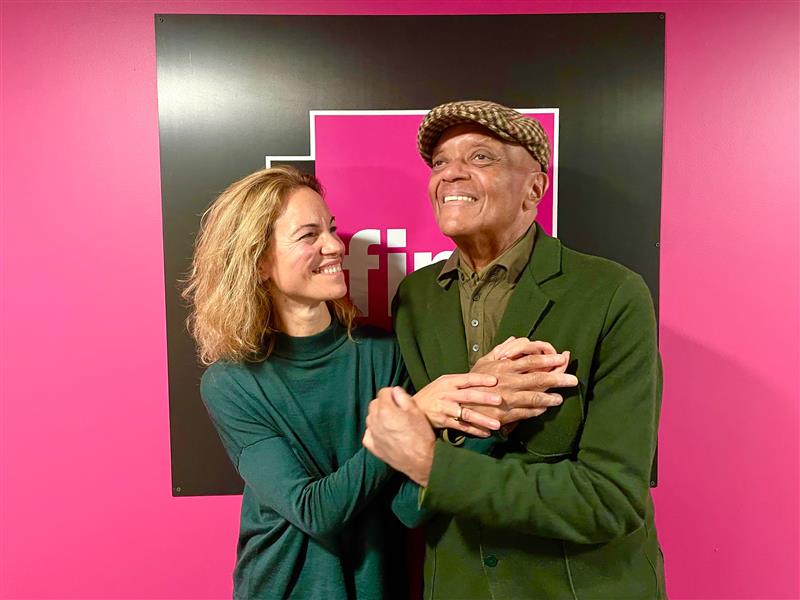 fipradio's tweet photo. 🔴 ON AIR : le DJ culte des années 1970 #GuyCuevas nous partage ses coups de cœur 🎶 au micro de Charlotte Bibring🎙️#ClubJazzafip https://t.co/79IBaDvp1S