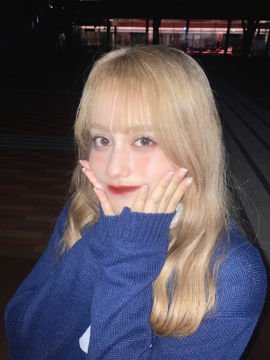 ramireznayra__'s tweet photo. 19歳になりました🎶
髪の毛も金髪になりました笑

私らしくラストティーン楽しみながら夢を叶えるために頑張ります❕
19歳楽しみ〰︎︎♡゛ https://t.co/tYLW70th5R