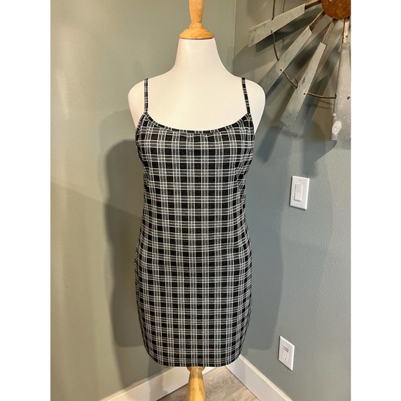So good I had to share! Check out all the items I'm loving on <a href="/Poshmarkapp/">Poshmark</a> from <a href="/AtypicalFashion/">Lucinda Gordon</a> #poshmark #fashion #style #shopmycloset #dollskill #sky: posh.mk/n7QX3BI0fub