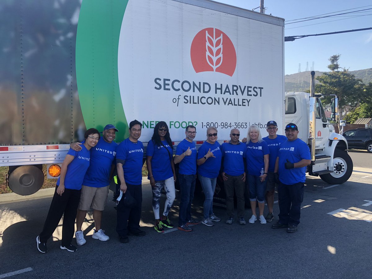 @Auggiie69 @annie54c @sychew51 @EduatSFO @2ndharvest Thank you United volunteers for helping feed over 400 families. You are much appreciated!!  #united #wheregoodleadstheway #teamsfp