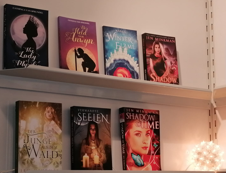 HildaSpruit's tweet photo. Ontzettend leuk om de Duitse versie van mijn paranormal YA-roman Geestverwanten (Verwandte Seelen) op de @Book_Fair (Frankfurter Buchmesse) te zien staan in de stand van #dutchventurepublishing. Prachtige boeken waar de mijne zomaar tussen mag staan! https://t.co/FzZF0tooc4