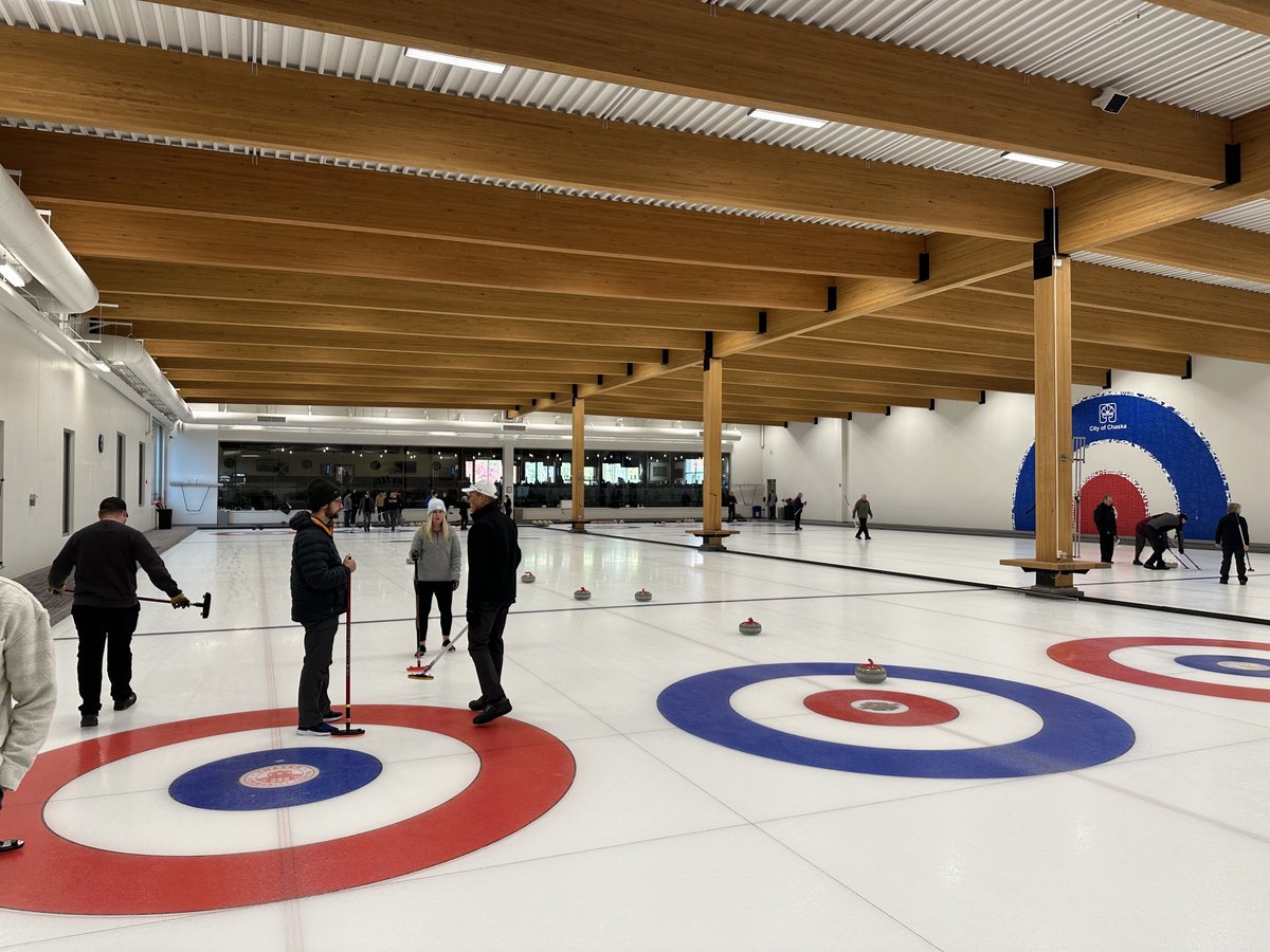 Fast_Horse's tweet photo. Olympic hopefuls by day, fine diners by night. On Monday, we celebrated our Founders Day by trying our hand at curling, and then enjoying an evening together at @tiliampls. Cheers to many more years! https://t.co/iC2ZkScQtJ
