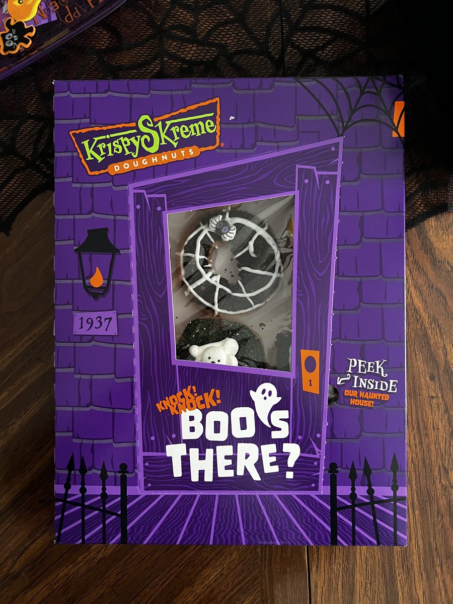 Matildas222's tweet photo. A little surprise for my little loves today. 👻🎃 #KrispyKreme https://t.co/oX6Rmrwq0A