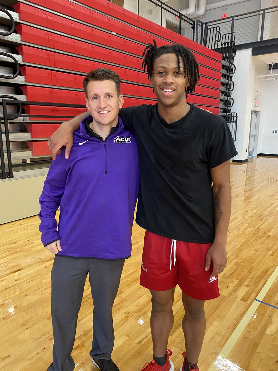 Thank you @CoachCrassACU from Abilene Christian for coming to Manor and checking out the Mustangs basketball workout. Jayden Barrs is special in the 2023 class and our 2024s are working hard to earn their stripes. God bless you on your journey, safe travels sir. @Tabchoops