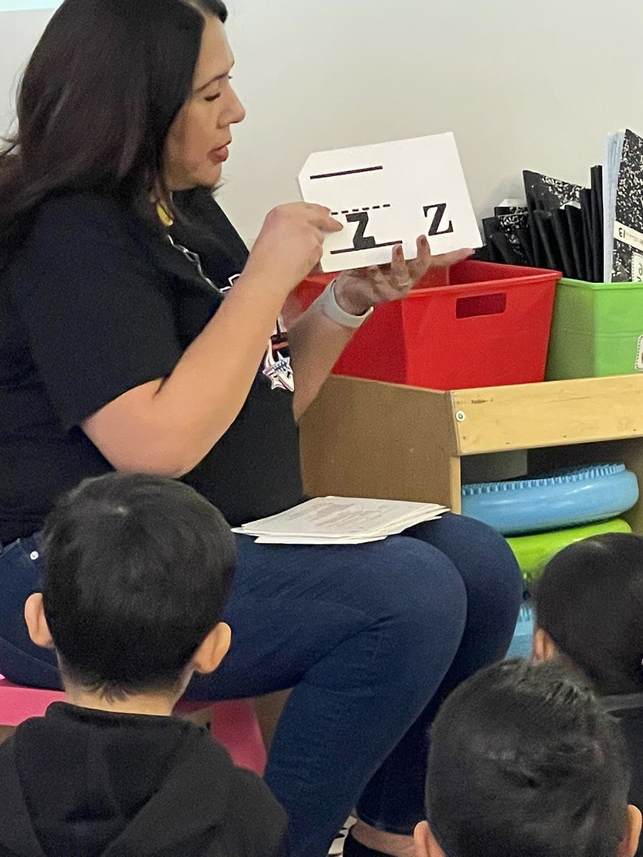 BE_Mooy's tweet photo. Firsties rocking some JCS to ensure the academic success of our Dragons 🐉
#TurnandLearn ✈️ https://t.co/vUb4Zmy9Fz