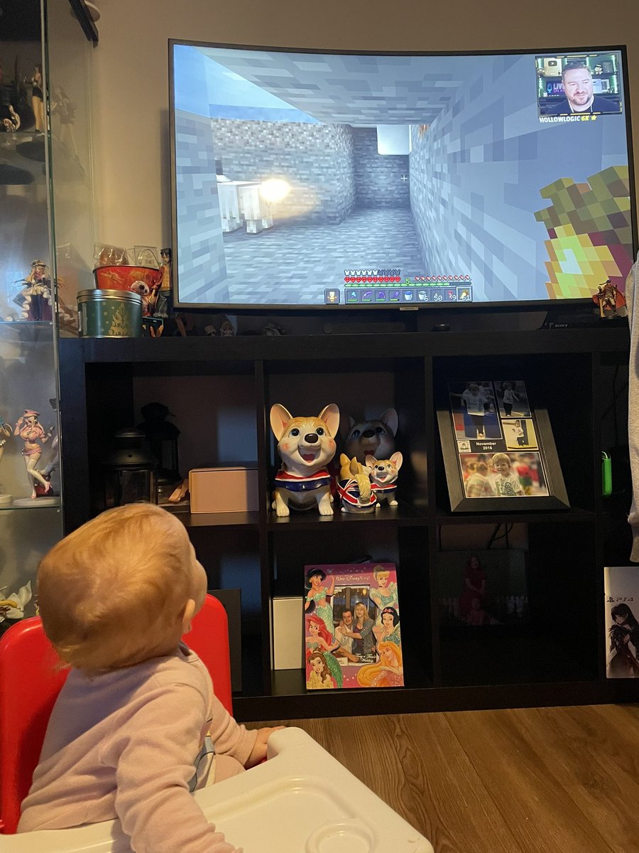 iCarly_84's tweet photo. @impulseSV starting her young. Lizzie is intrigued by your Solo Hardcore series 🥰 #BabiesWhoLikeMinecraft #KawaiiGirl #SoloHardcore https://t.co/PdkrvTN8Eb