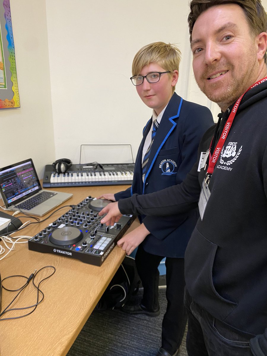 BeaconAcademyCL's tweet photo. We are pleased to add Music Production (DJ) club to our after school extra-curricular offer in collaboration with Freestyle Academy. Huge thank you to James Munro from Freestyle &amp; our fab music team. @WellspringAT @davewhitaker246 @MarkWilCEO @JackPudsey @cfBeaconAcademy https://t.co/24IhUJYxYc