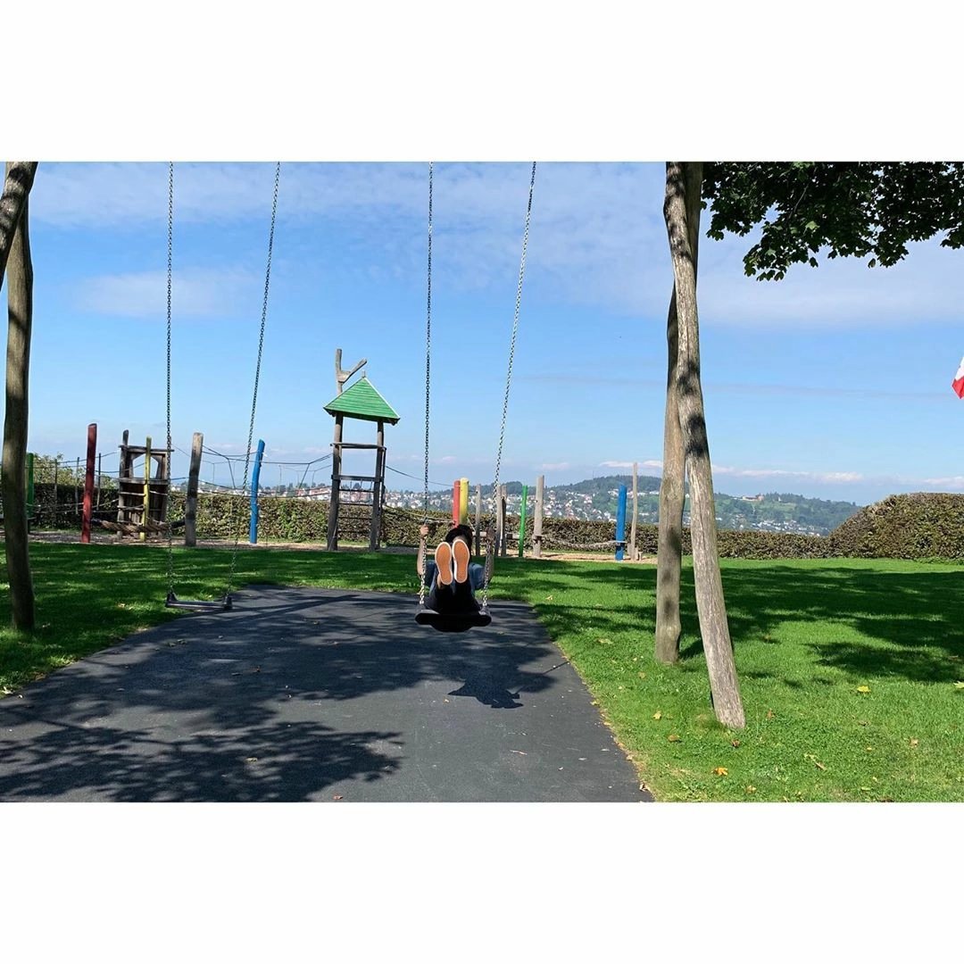 heartvhs's tweet image. Y mientras me fui de paseito me puse a pensar en @kensh1nsite y en su #𝕂ensh1nㅡcb que tan ansiosa me tenían y es que #LevelU𝚙🍹 me dejó volando #acrossthᥱ彩虹... Y de lo pegadiza que es la andaba cantando y unos niños me quedaron viendo.

𝕪ellow ˖࣪ ᭡ 𝚑eart -- #𝐈vette ! ♡