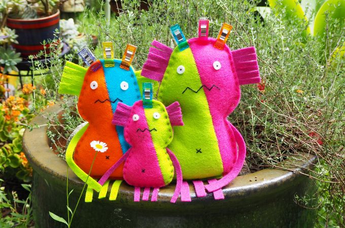 cloverusa's tweet image. Meet Millicent the mommy monster and her family! 
You can learn more about her and how to create her on the Clover Blog!
📍Link in bio
#freeblog #easysewingtutorial #freesewingpattern #cloverusa