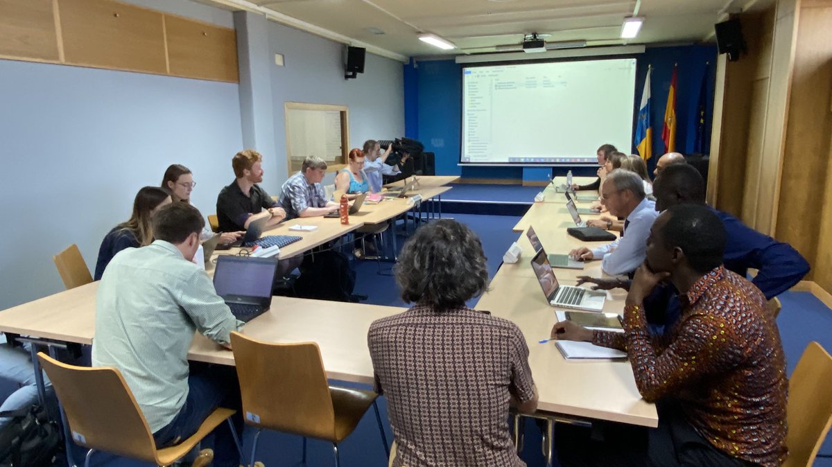 GliderPLOCAN's tweet photo. After an intense morning session &amp; a delicious lunch, now is time for breakout sessions that are already in full swing!!! @MISSIONATLANTIC @AllAtlanticO #AllAtlantic @AtlantOS_Ocean @IPBES #OceanObserving #OceanPartnership @AtlanticAll @agenciaiisi #ICTSNews @plocan https://t.co/2FDNc1yCki