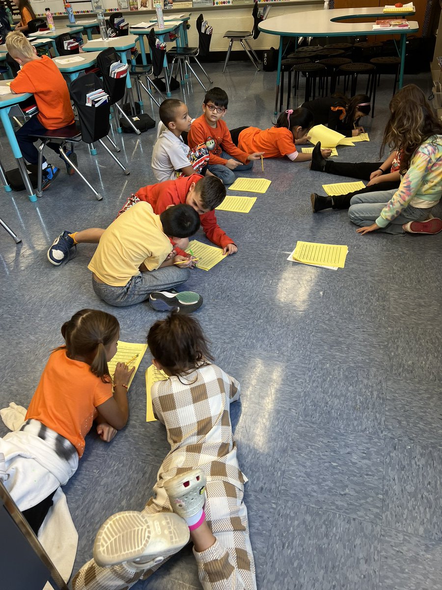 lazaridis3rd's tweet photo. Happiness is watching excited authors in action! Helping each other by offering writing tips #writersworkshop #smallmoments #authorshelpingauthors @EDifiglia @BethpageUFSD @LMReadWrite https://t.co/BpHTz2EbZv