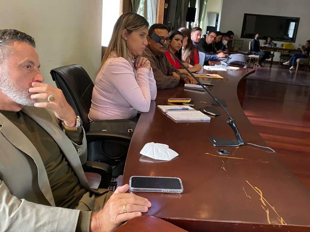 Ginkellys's tweet photo. #EnFotos || el Dia de ayer #19Oct desde el Salón Bicentenario del Palacio Federal Legislativo participe en la reunión de coordinación del Bloque Parlamentario de la Patria de la @asamblea_ven

Seguimos en Victoria 🇻🇪🇻🇪🇻🇪.

#PuebloUnidoYActivo https://t.co/uaHnLcxlvD