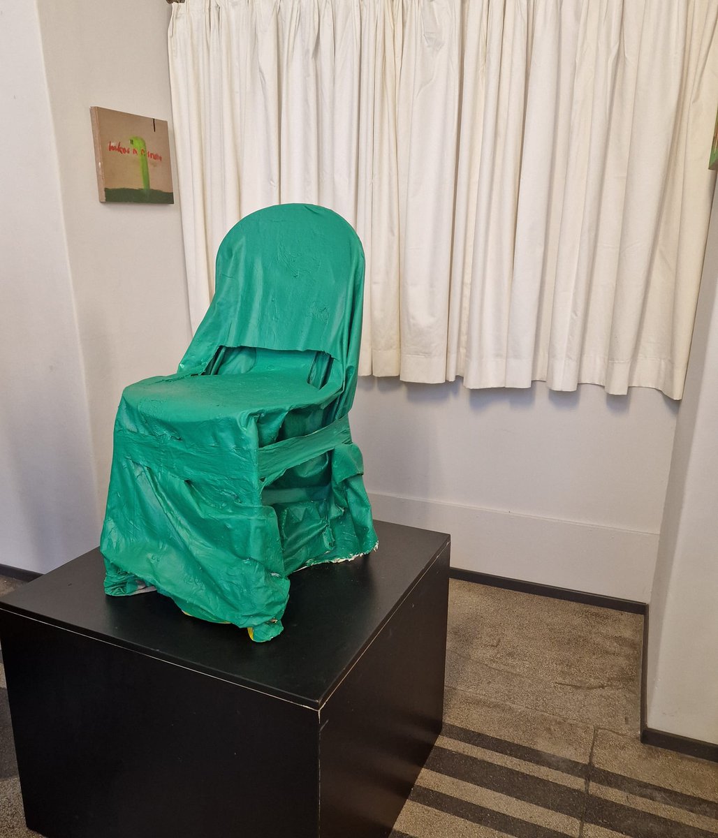 1900_1950's tweet photo. Ready Made Leinwand #ArtMeetsFurniture
von Lukas Soldo: Symbiose von Abstraktem und Gegenständlichem
#kunstausstellung #kunstgalerie
https://t.co/ehCo5uB6pO 📸 Gabriele Lux https://t.co/bJCeBWs1qM