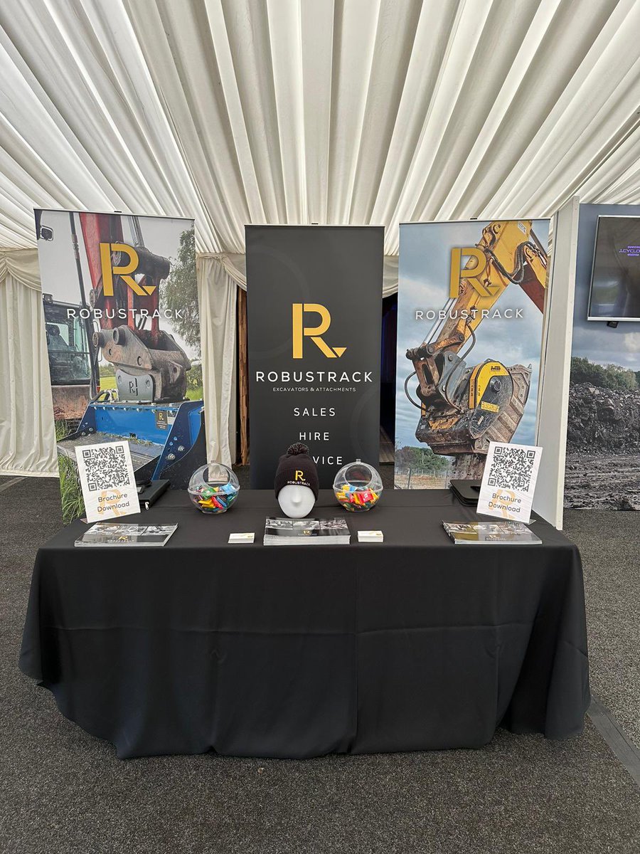 All set up and ready for CPA Conference tomorrow 
Now all that remains is to get the old glad rags on for a fantastic evening dinner with all the other members tonight 🤩 robustrack.co.uk/attachment-hir…

#robustrack #robustrackhire #cpaconf22