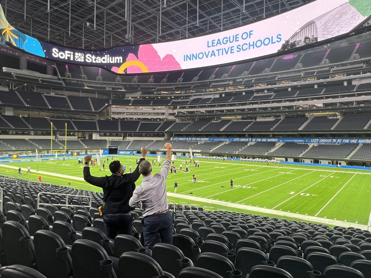 ChicagoUlric's tweet photo. #inclusiveinnovation2022 wrapped up amazingly! And now the kickoff to #DPLIS
#LiberatEDWay #AUSL #SchoolRedesign #NSVF #Unbothered #PublicEducation https://t.co/PsCdJuJHYQ