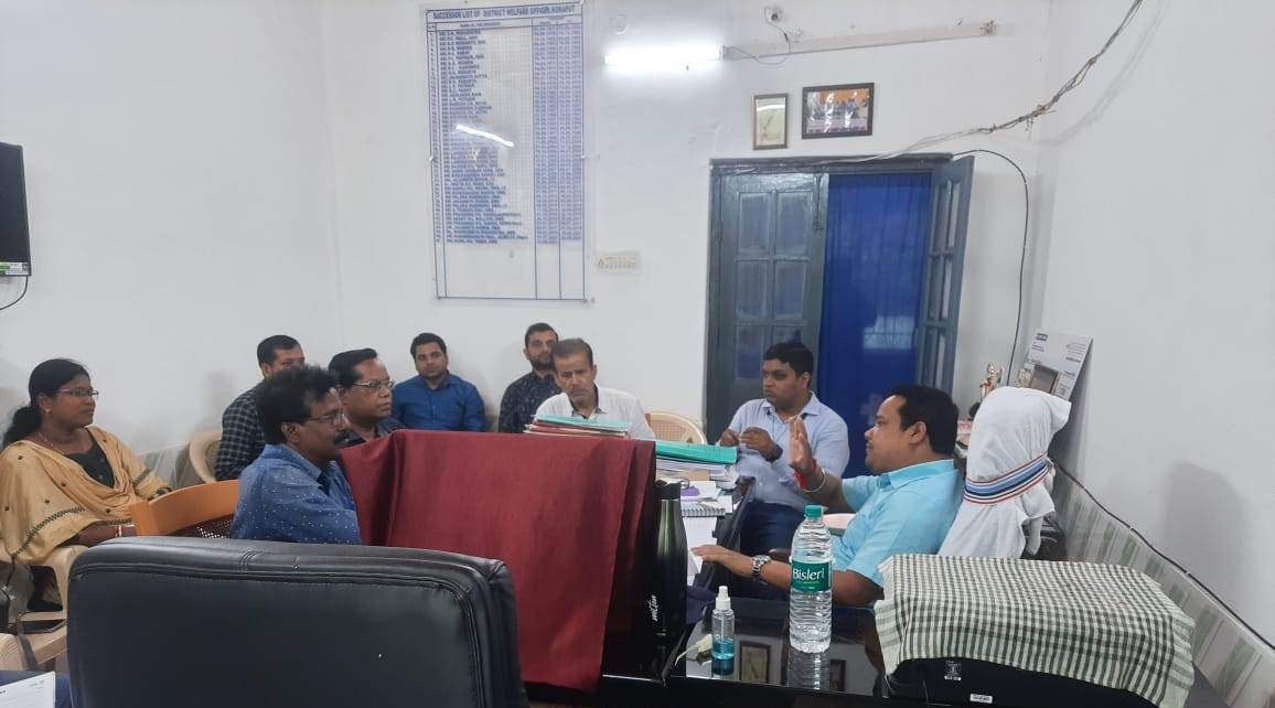 DwoKoraput's tweet photo. Emphasizing on Qualitative Monitoring of Schools/ Hostels along with sensitizing stakeholders for ensuring Safety, Security, Health &amp; Wellbeing of boarders post puja vacation, Review meeting conducted for ADWOs, WEOs. @dmkoraput @stscdev @scstdevdept https://t.co/vefZtZPcaR
