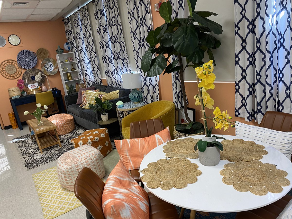 EcAkerman's tweet photo. Thank you @benfranklink8 for hosting me all day as I support your amazing teachers! Your #ActivPanels and #ActvInspire can help you engage your learners! Have you ever seen such a beautiful teachersβs lounge??? @Promethean @LearnPromethean https://t.co/dZiBdcxdtg