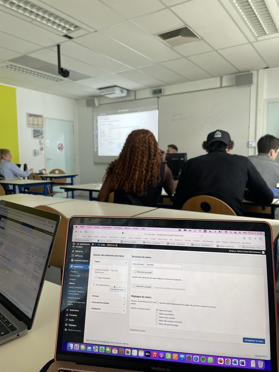 fatibnc's tweet photo. Aujourdâhui nous avons eu cours de Management de projet avec mr Pech.
Nous avons commencé la création de notre site web
#dbbach https://t.co/QuDQEYgpQh