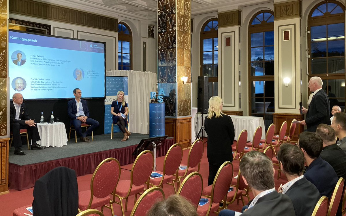 WIG2Institut's tweet photo. Hintergrundgespräch mit Stefan Gründer (@BMG_Bund, #BAS), Prof. Dr. Volker Ulrich (@ulrichv58, @unibt, #WissenschaftlicherBeirat #BAS), Dr. Ines Weinhold (@InesWeinhold, @WIG2Institut) &amp; Anregungen aus dem Publikum: Die #Finanzierung der #GKV &amp; der #RSA auf dem Prüfstand #RSAFK22 https://t.co/KczVvLGzuB