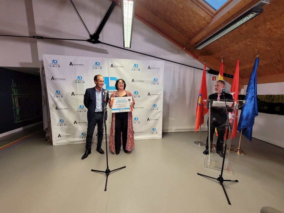 ADesarrollo's tweet photo. Enhorabuena #EnergyMedia,@WorldShortish,#Glutinamente, Nunessa, #UglyCakes, #Mesabe... ¡¡Vaya cracks!! #PremiosAlcaláEmprende https://t.co/07lxiiTySo