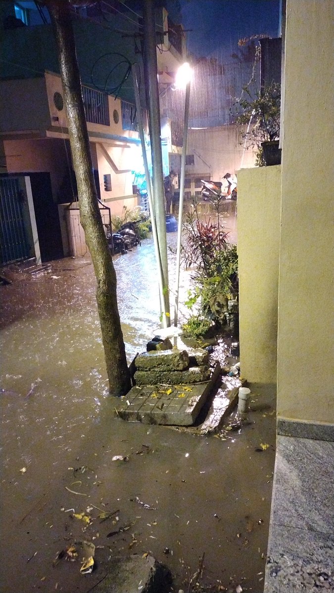 surajskb17's tweet photo. @CMofKarnataka @BJP4Karnataka @MoHFW_INDIA @chairmanbwssb @BBMPCOMM @BbmpEast so much of water logging everytime there's heavy rain. PPL houses flooded n no action ever. Is this how we receive facilities against tax paid? https://t.co/kjDog8hWOV