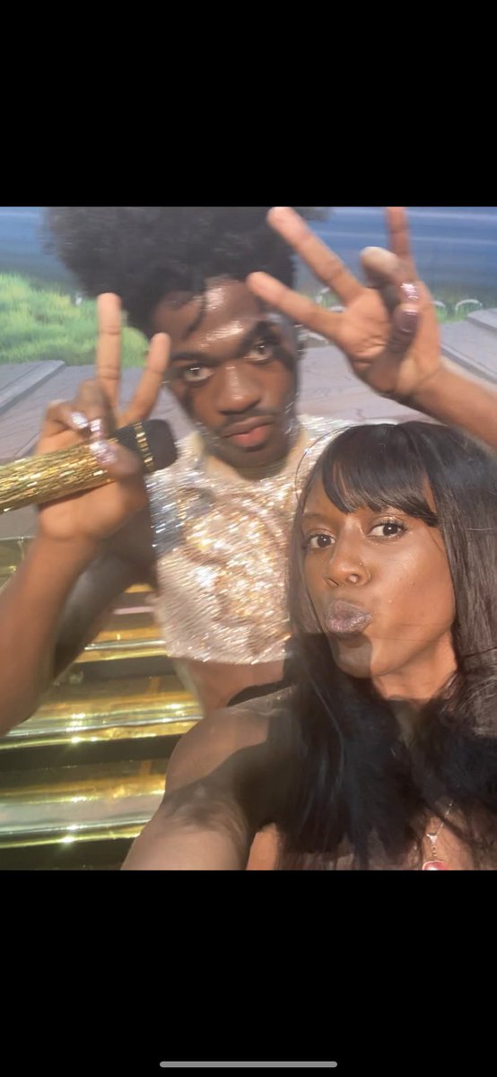 itsickievickiee's tweet photo. First of all, @LilNasX is an ICONIC performer I felt like I was at a Beyoncé concert, he was giving us body, vocals and choreography!! Second of all, I woke up so hungover with glitter all over me I feel like Ke$ha circa 2008 and I’m sore LOL. Lastly, we all ATE😂💖 love u zaddy https://t.co/8et4wZM7It