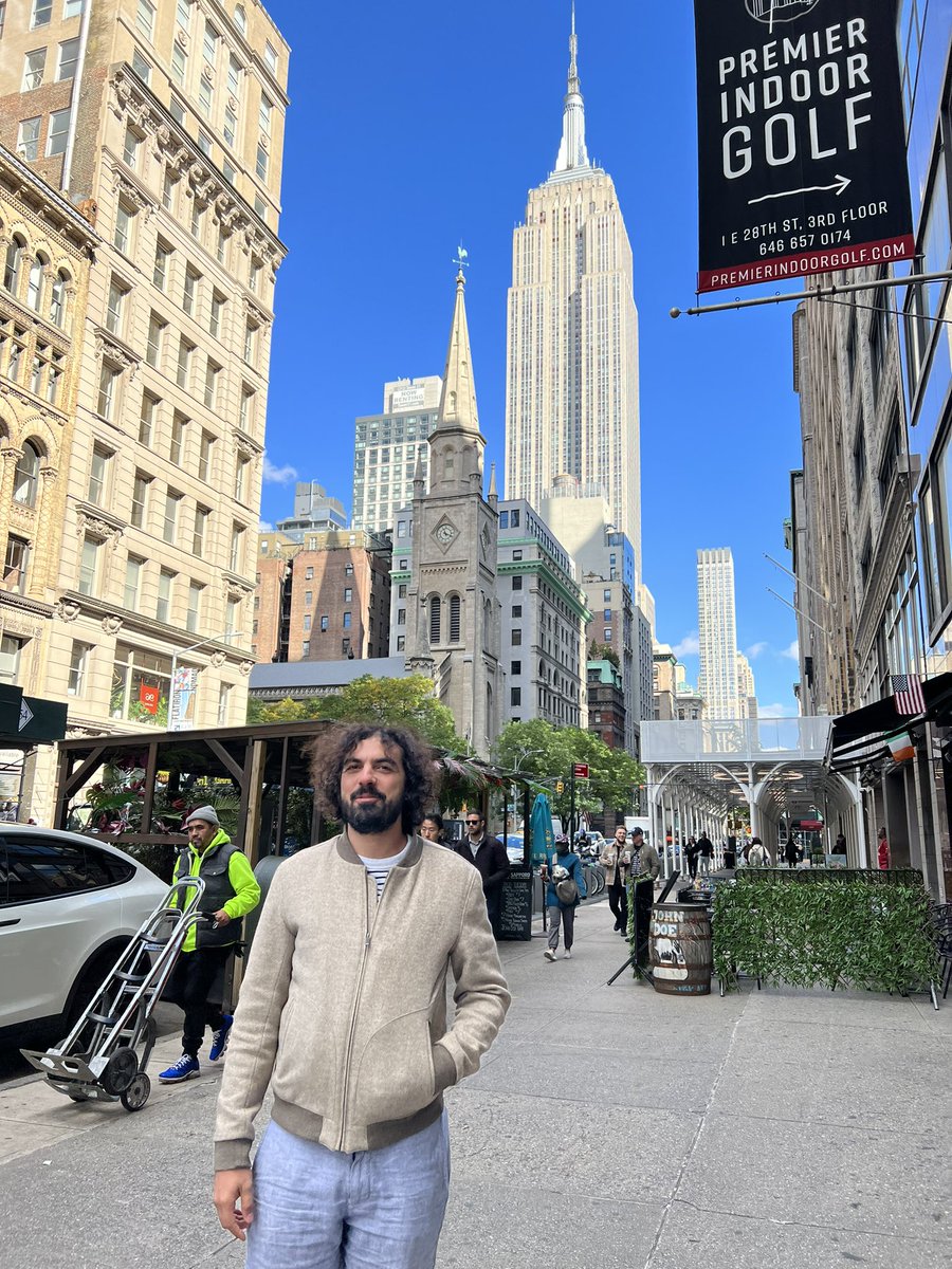 codewith_ahsan's tweet image. There can’t be a perfect @yjaaidi pictu…
Oh wait!
.
.
.
.
#angular #gdes #newyork #empirestate #firebasesummit