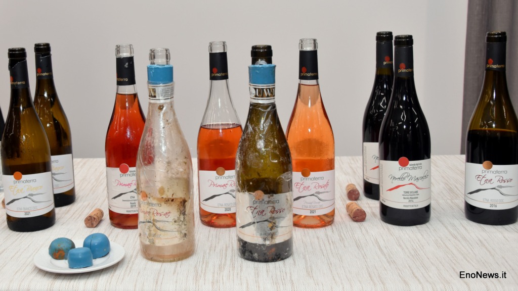 Una degustazione tra Fuoco e Mare
Ad Acitrezza un evento organizzato per presentare gli #UnderWaterWines con la degustazione guidata da Camillo Privitera dei prodotti Primaterra
enonews.it/?p=24547 
#degustazioni #Etna #eventi #VignetiPrimaterra #Sicilia #winelovers