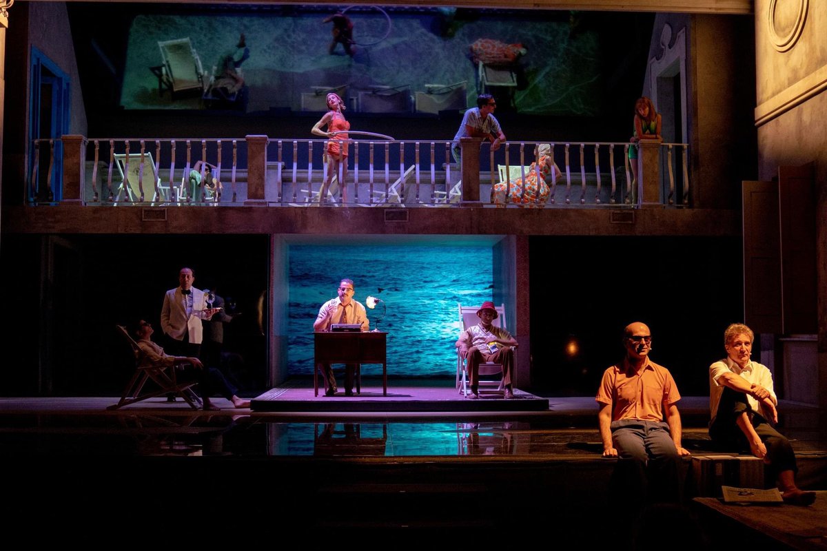 Questa sera debutterà al Teatro Mercadante di Napoli "Ferito a morte" di Raffaele La Capria, con la regia di #RobertoAndò, che ringrazio tantissimo, insieme al <a href="/TeatroDiNapoli/">TeatroDiNapoli</a>. Il teatro continuerà a essere luogo di incontro, di scontro, di confronto, di cultura. Ph. Lia Andò