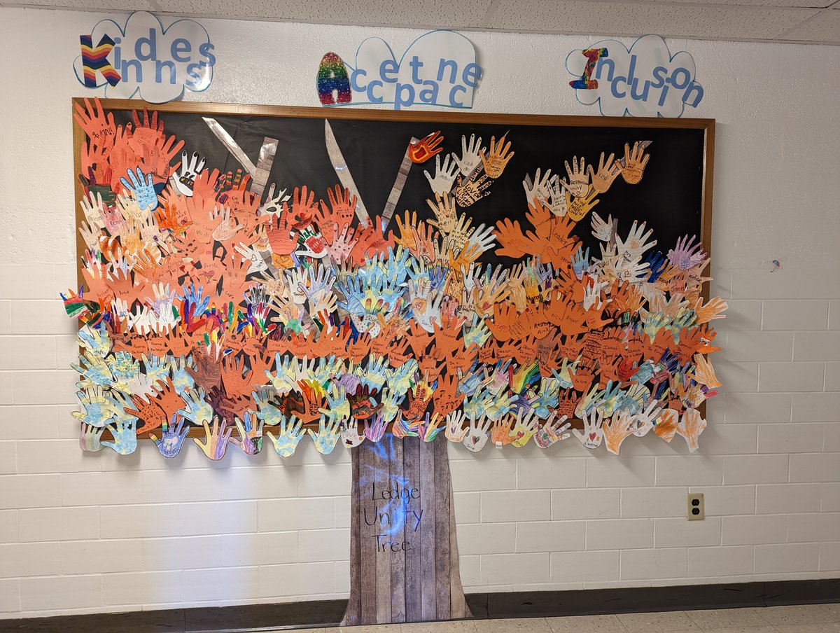 Our Unity Tree that we created today is taking shape at Ledge in our main hallway! <a href="/NASHUASCHOOLS/">NashuaSchools</a> <a href="/SarfdeK/">Kimberly Sarfde</a> <a href="/mariojandrade/">Mario J. Andrade</a>  <a href="/LedgeSchool/">Ledge Street School</a>