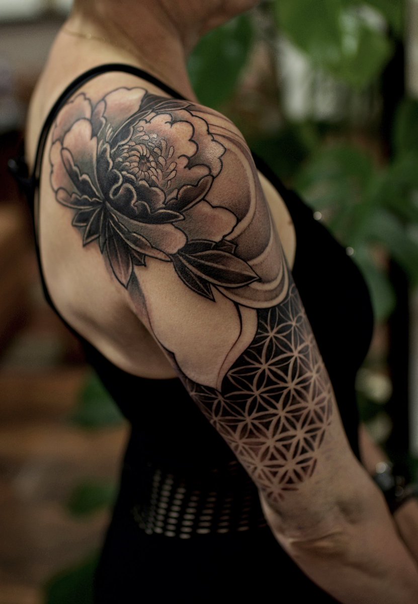 cot_tattoo's tweet photo. magic overlap for california girl
#bali #baliisland #islandofthegods #balilife #islandstyle #highvibebeliving #balitattoocultere #tattoolife #tattoofamily #tattooland #realism #realismtattoo #balipiercing #seminyak #ubud #canggu #thenewekuta #jakarta #indonesian https://t.co/jOExLV20Af