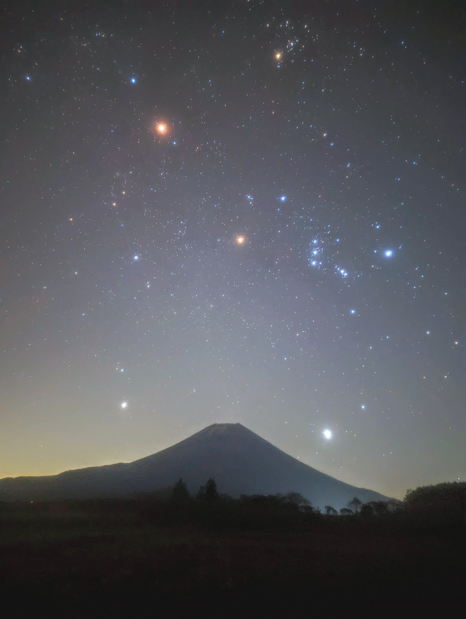 すぴっちゅ スマホで星空撮影 Pixel6 ナイトモード 22 10 スマホで星空撮影 スマホ星景 富士山 オリオン座 T Co Yvs5esnvcc Twitter すぴっちゅ スマホで星空撮影 Pixel6 ナイトモード 22 10 スマホで星空撮影 スマホ星景 富士山 オリオン座 T Co Yvs5esnvcc Twitter