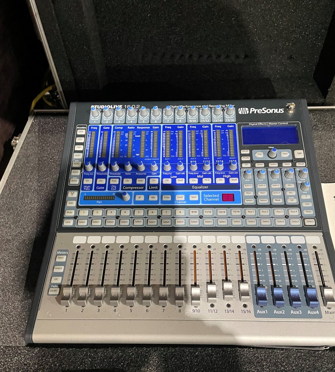 tlcauctionhouse's tweet photo. Audio Visual Equipment Public Auction Sat. Oct. 22nd @ 10AM, Location: 4911 S. 50th Street Tampa 33619 #publicauction #audiovisualequipment https://t.co/8T3rQKuSmq https://t.co/Vw5AEDfFLg