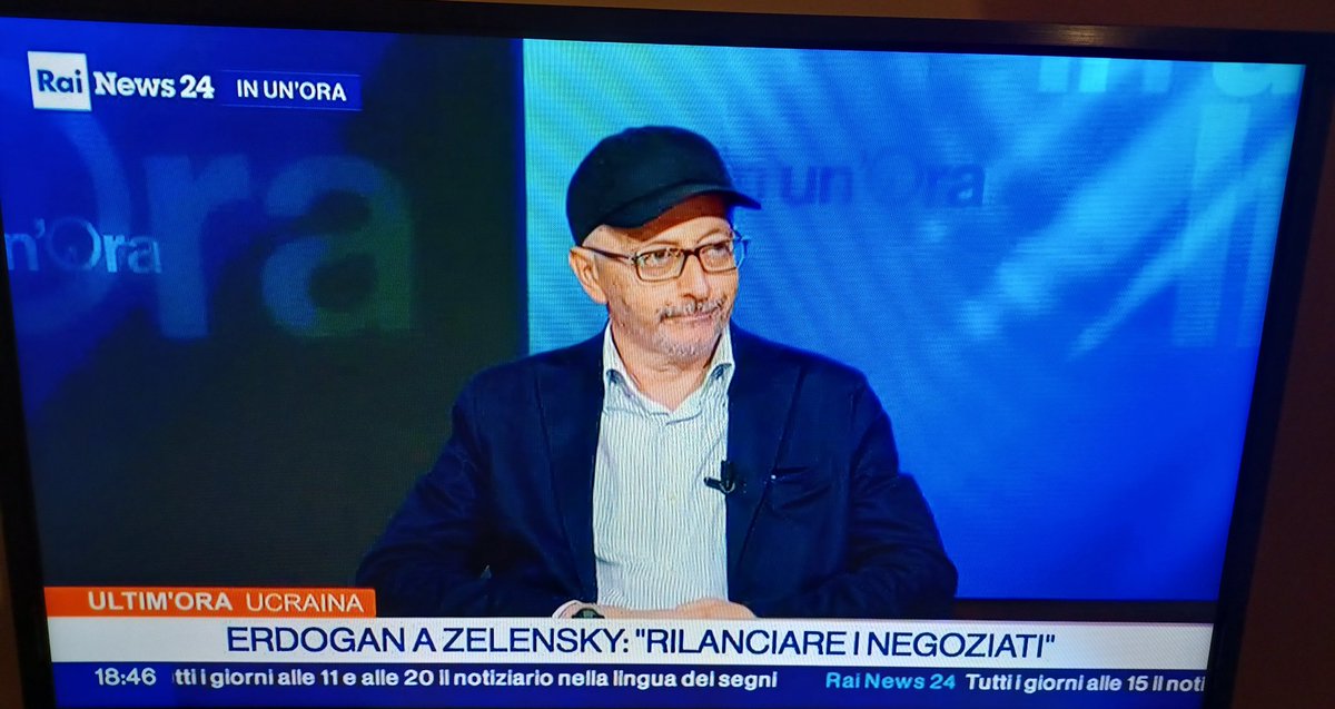 Basil_73's tweet photo. Fra pochi minuti a #Inunora su @RaiNews c'è @DiegoDeSilva3 che parla di #Malinconico @RaiUno @Einaudieditore https://t.co/BiZYBcFi9i