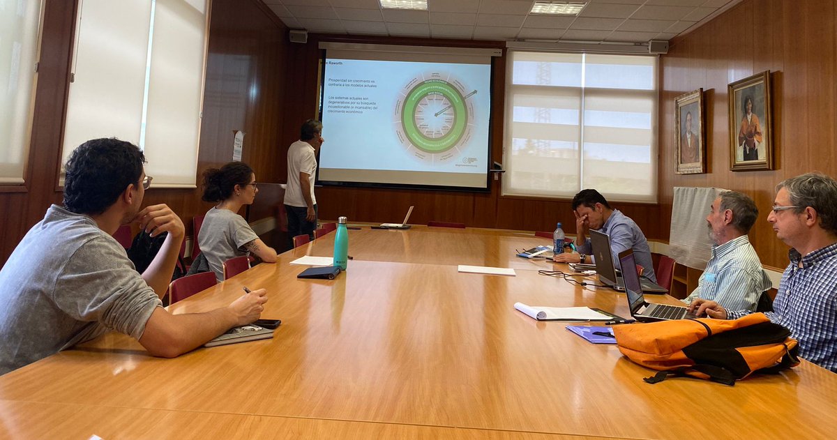nesiforum's tweet photo. Continuamos con #Tech4GoodbyNESI en #Granada de la mano de Luis Tamayo aprendiendo sobre #tecnologías #disruptivas que contribuyen a alcanzar la #Agenda2030.
GRACIAS @CatedraHidralia por abrirnos vuestra casa para celebrar estas sesiones en vuestras instalaciones ☺️ #empleaverde https://t.co/DDHqgsVAJR
