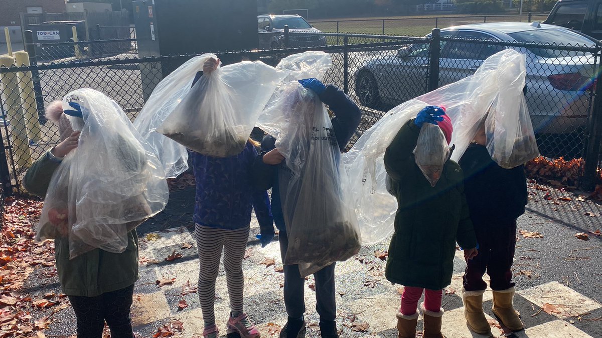 mjach's tweet photo. We are stewards of the Earth! For Waste Reduction Week the Gr 1’s cleaned the litter in our school yard! Every little piece MATTERS! https://t.co/viX8oVdDaz