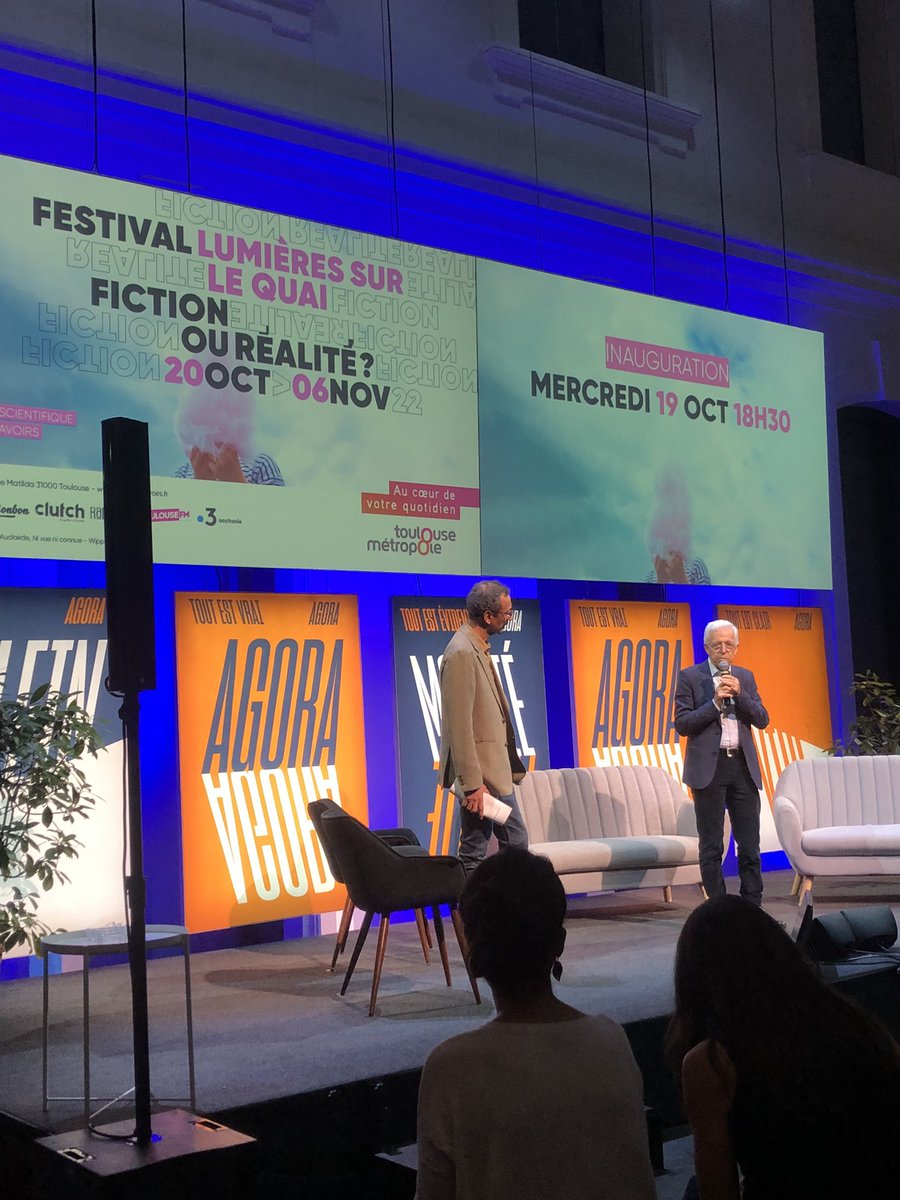 CocoduQuai's tweet image. C’est parti pour l’inauguration de la 8eme édition de Lumières sur le Quai, Fiction ou réalité ? 
#LSQ2022 au @QuaiDesSavoirs