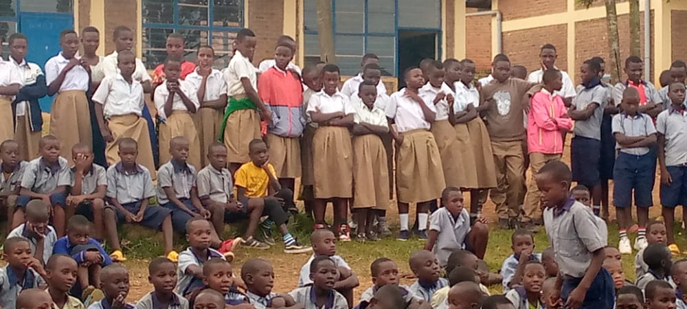 RYVCP_Magerager's tweet photo. None ku wa 19/10/2022, guhera saa 04h00-5:00h Urubyiruko rw'abakorerabushake @RwandaYouthVol1 mu kagari ka #Runzenze mu murenge wa @Mageragere_Sect twari mugikorwa cy'ubukangurambaga kuri gahunda za leta zitandukanye mu kigo cy'amashuli cya #GSNyarubande.
@NyarugengeV @Nyarugenge https://t.co/wxhIdImq0Z