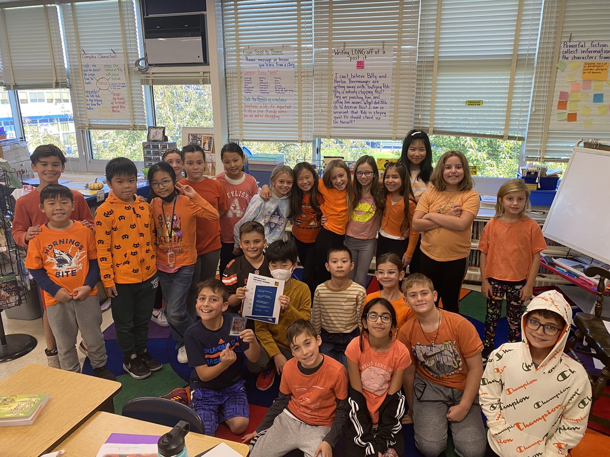 DMorminoPOB's tweet photo. It’s Unity Day!  We took the pledge to make Stratford Road “NO PLACE FOR HATE!” 🧡 @MrsPsihogiosPOB @MrsWintersSR @MsLodatoPOB https://t.co/LAoaRe3CLI