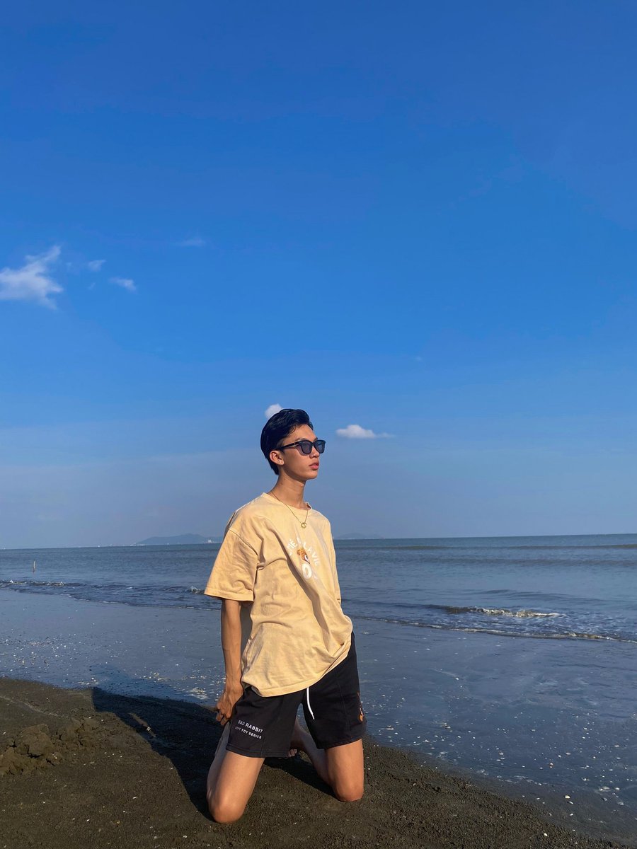 thankfi_'s tweet photo. Cát hơi đen🤭☀🌊 https://t.co/KEL3ntgLYd