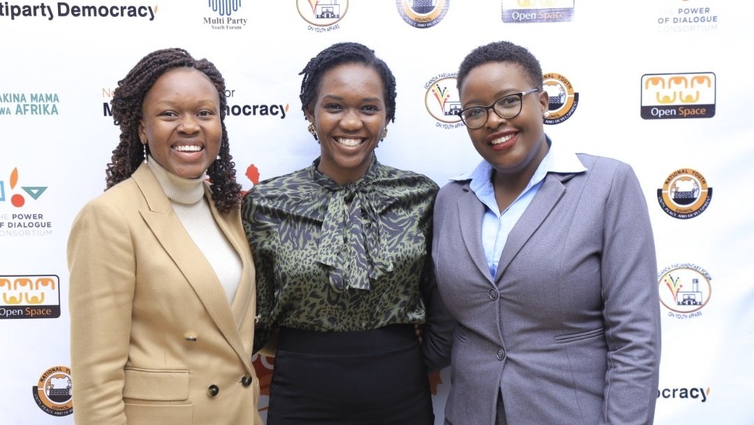 photo is trending, who am I not to join the wagon? @PNyamutoro @AdekeAnna @DoreenNyanjura . The future is certainly female. Ladies, Keep moving!!!!