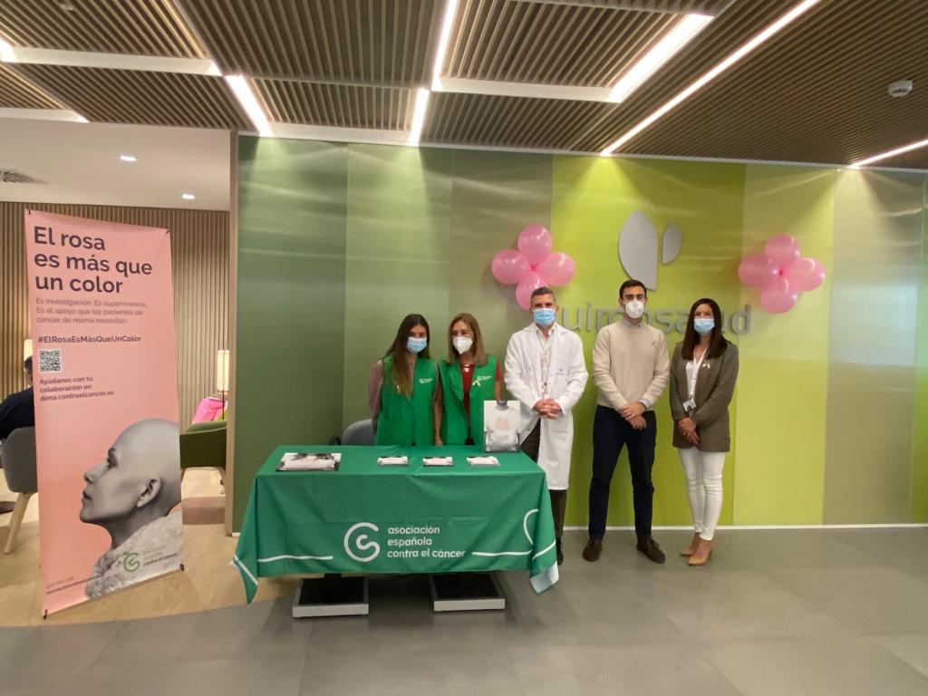Hospital_LaLuz's tweet photo. Nuestro hospital se suma al #DíaMundialDelCáncerDeMama y colabora con @ContraCancerMAD mediante una mesa informativa sobre la concienciación de la enfermedad a través de la campaña 'El rosa es más que un color' https://t.co/d5tcJNst7w